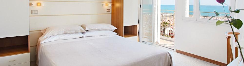 Hotel Miramare 卡奥莱 外观 照片