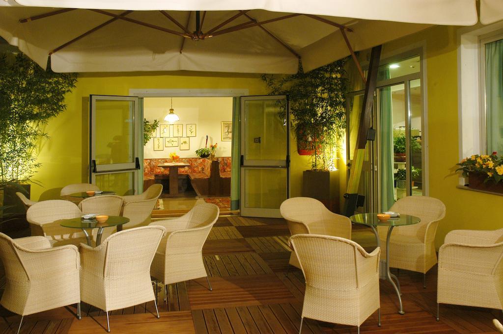 Hotel Miramare 卡奥莱 外观 照片